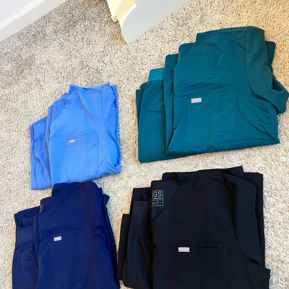 Men’s figs scrubs. Size L. Light blue.